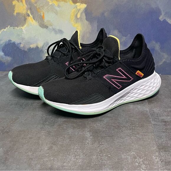 New Balance Fresh Foam Roav Women's Black Running Shoes Size 8.5M - Picture 2 of 16